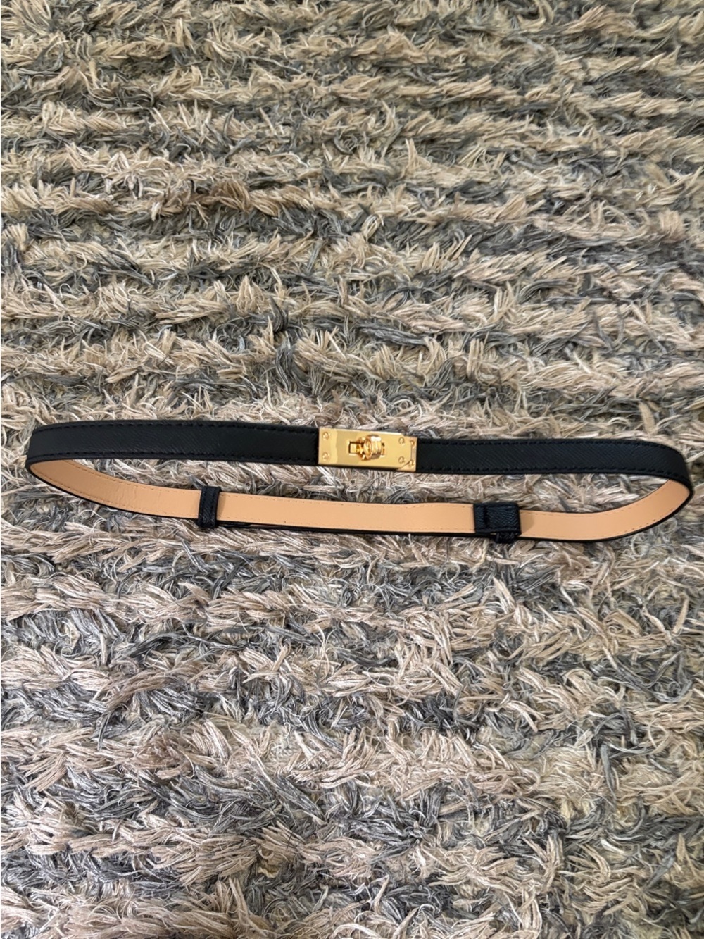Black Grained Faux Leather Turn Lock Adjustable Skinny Belt OS